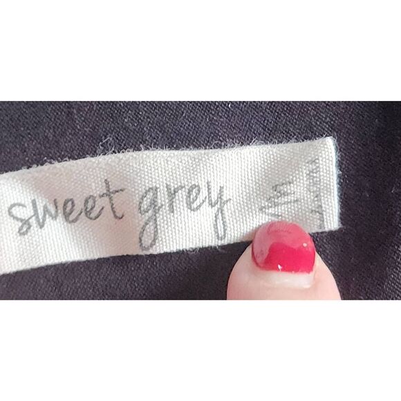 F99 Sweet Grey Brand black lacy blouse - Picture 3 of 8